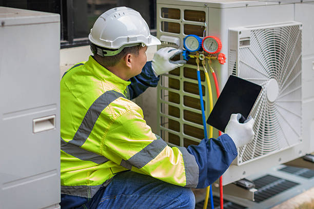 Professional Hvac technician working in Simonton, TX